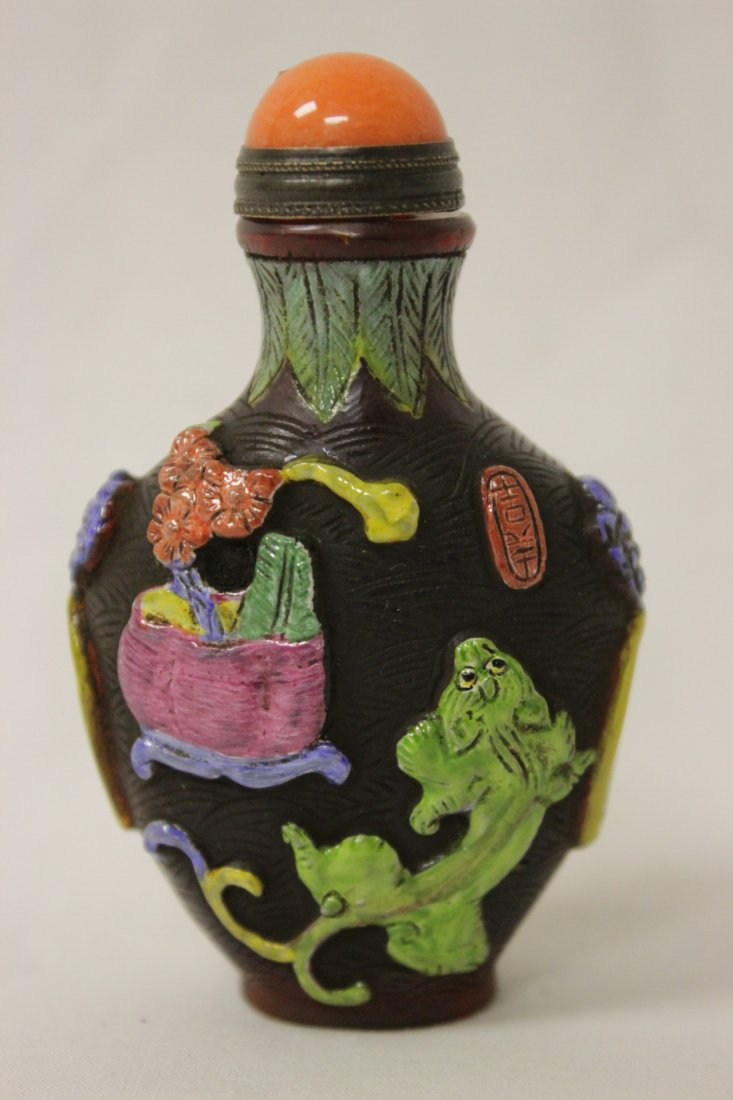 Chinese overlay Peking glass snuff bottle (1 of 9)