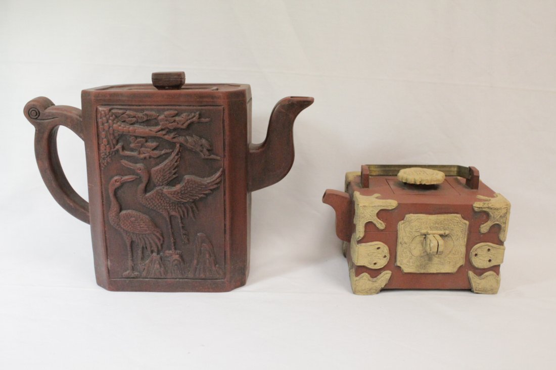 2 Chinese Yixing teapots (1 of 10)