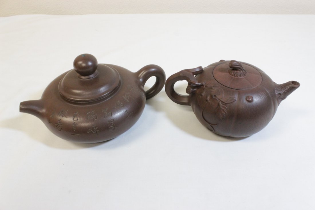 2 Chinese Yixing teapots (1 of 10)