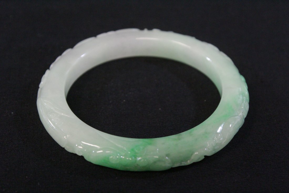 Chinese translucent carved jadeite bracelet (1 of 10)