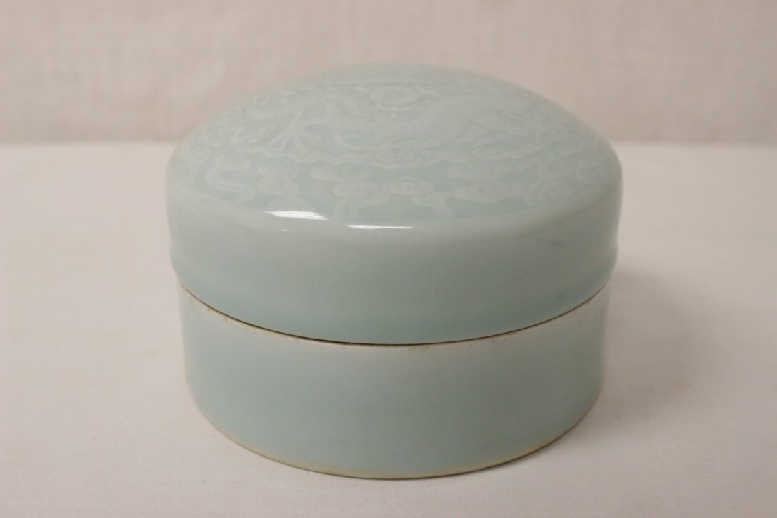 Chinese Song style porcelain covered box (1 of 10)