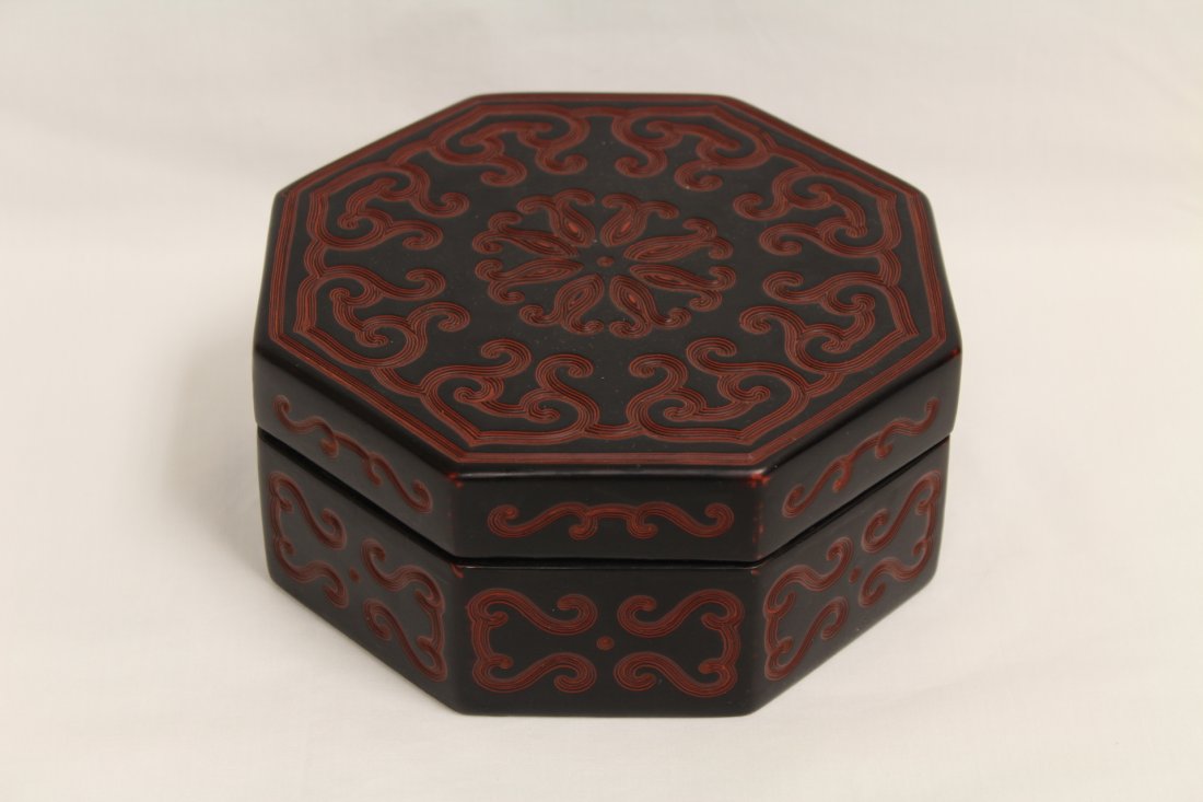 Chinese octagonal lacquer box (1 of 9)