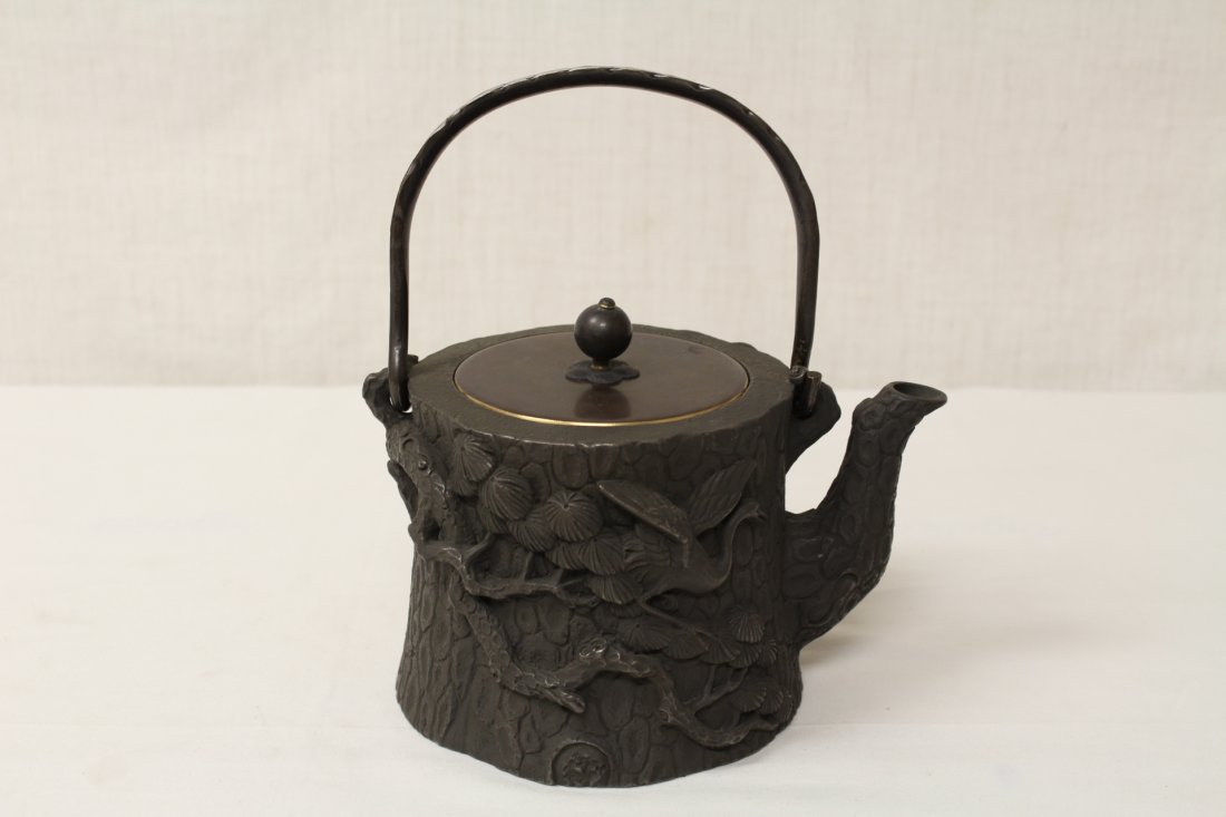 Chinese cast iron teapot (1 of 10)