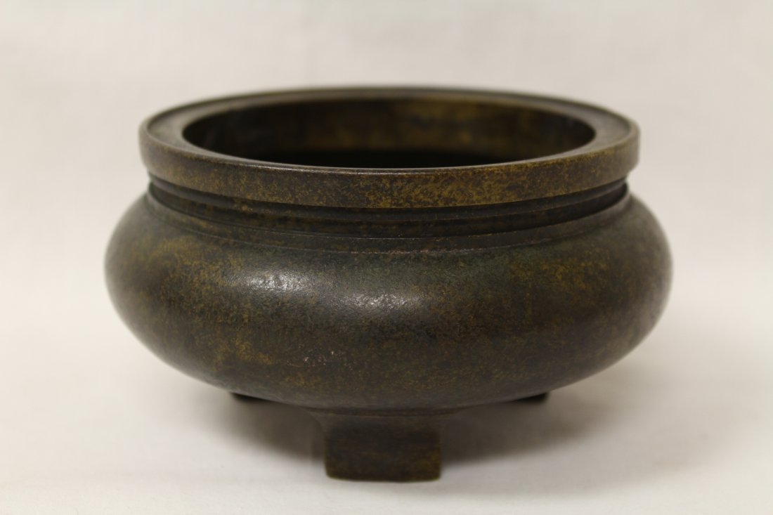 Very heavy Chinese bronze open censer (1 of 9)