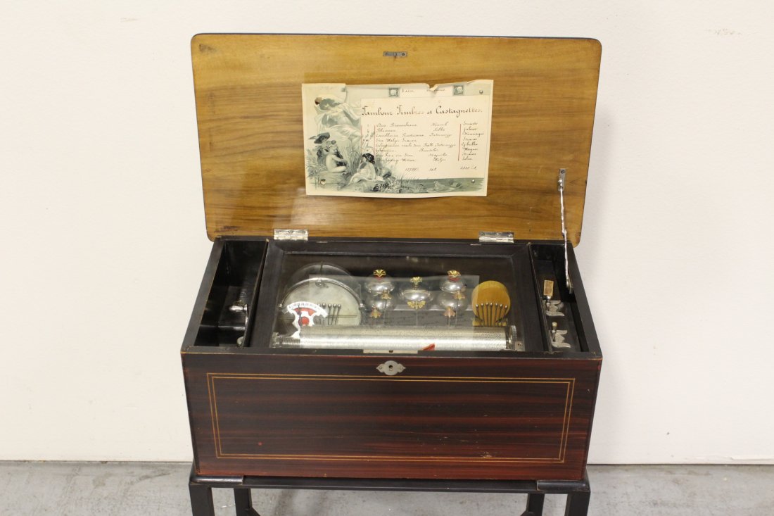 Victorian Swiss made mechanical music box (1 of 10)