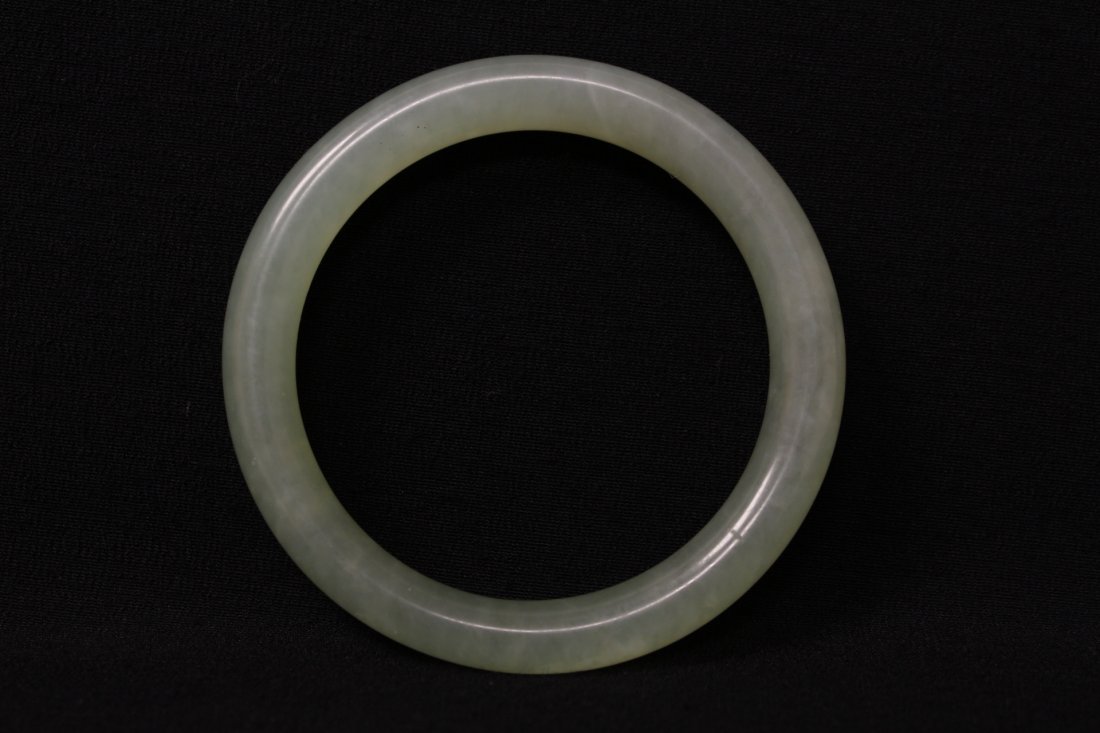 Chinese jadeite bangle bracelet (1 of 9)