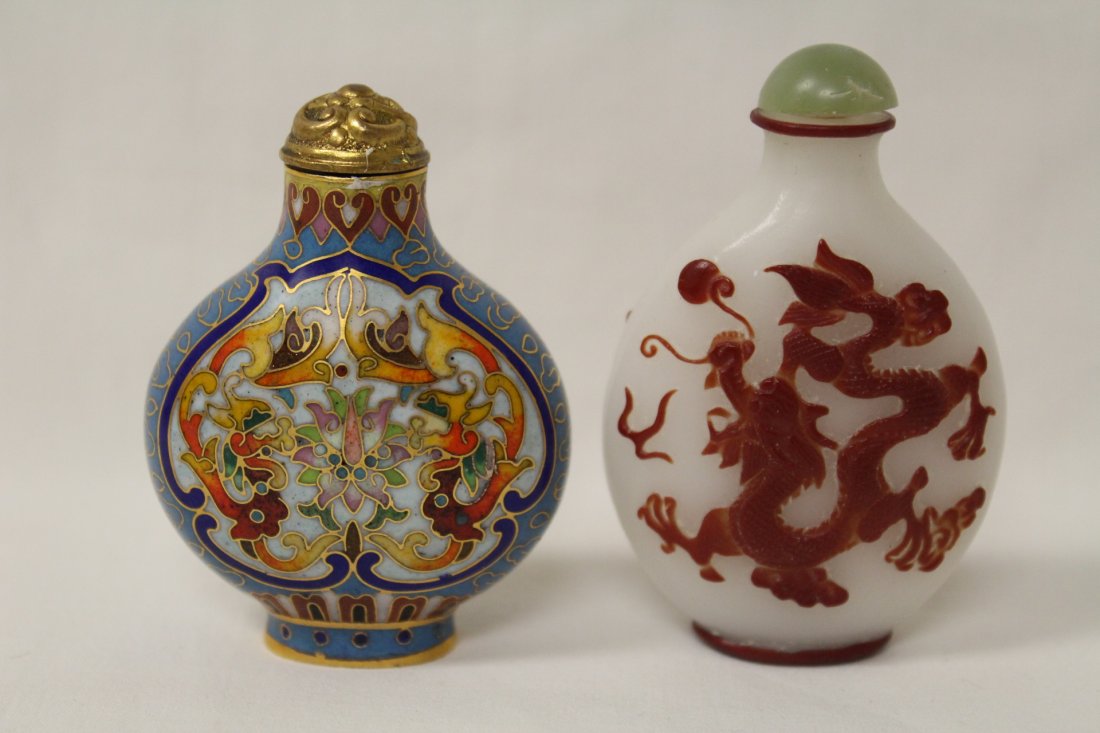 2 Chinese snuff bottles (1 of 10)