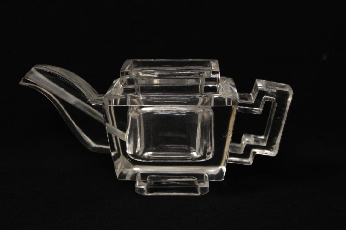 Chinese antique rock crystal carved teapot: An important Chinese antique rock crystal carved teapot (no cover, 2.45"Hx4.9"x1.7")
