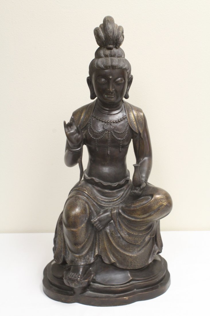 Chinese vintage bronze sculpture with inlaid (1 of 10)