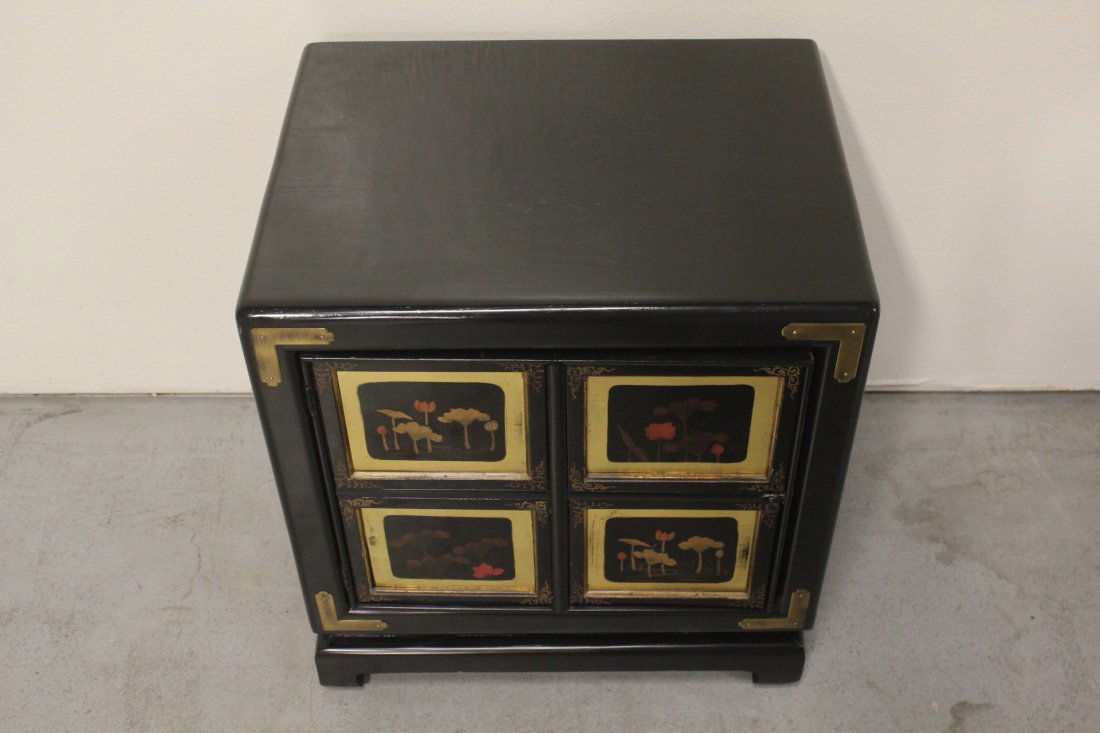 Chinese lacquer cabinet with hand painted panels: Chinese lacquer cabinet with hand painted panels, 25.7"Hx23.25"x18"
