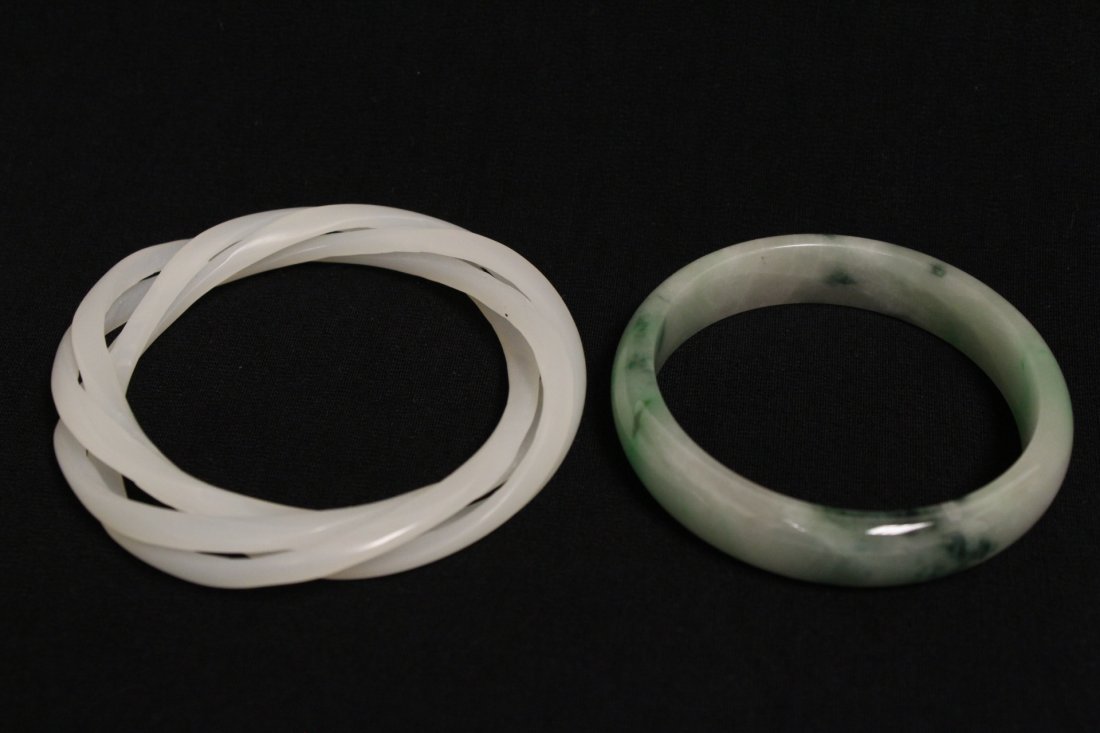 Two Chinese bangle bracelets (1 of 10)