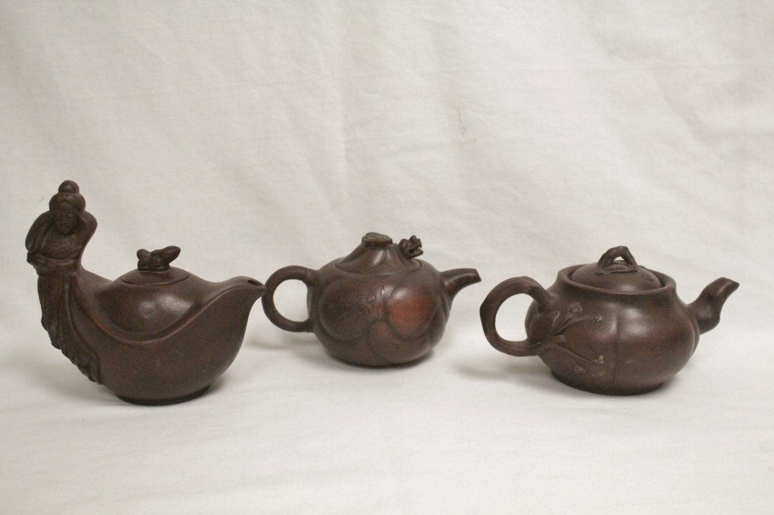 3 Chinese Yixing teapots (1 of 10)