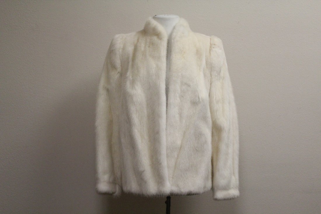 Beautiful white mink half length lady's coat (1 of 9)