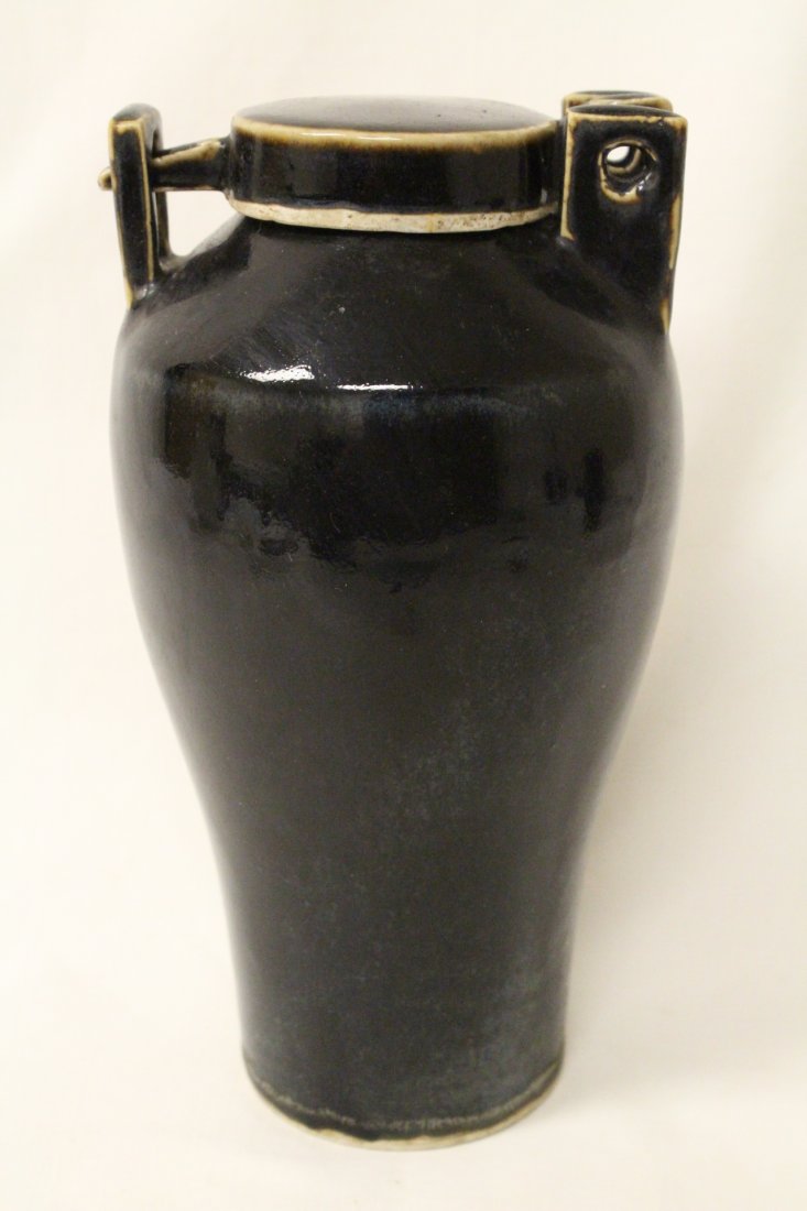 Chinese Song style porcelain covered jar (1 of 10)