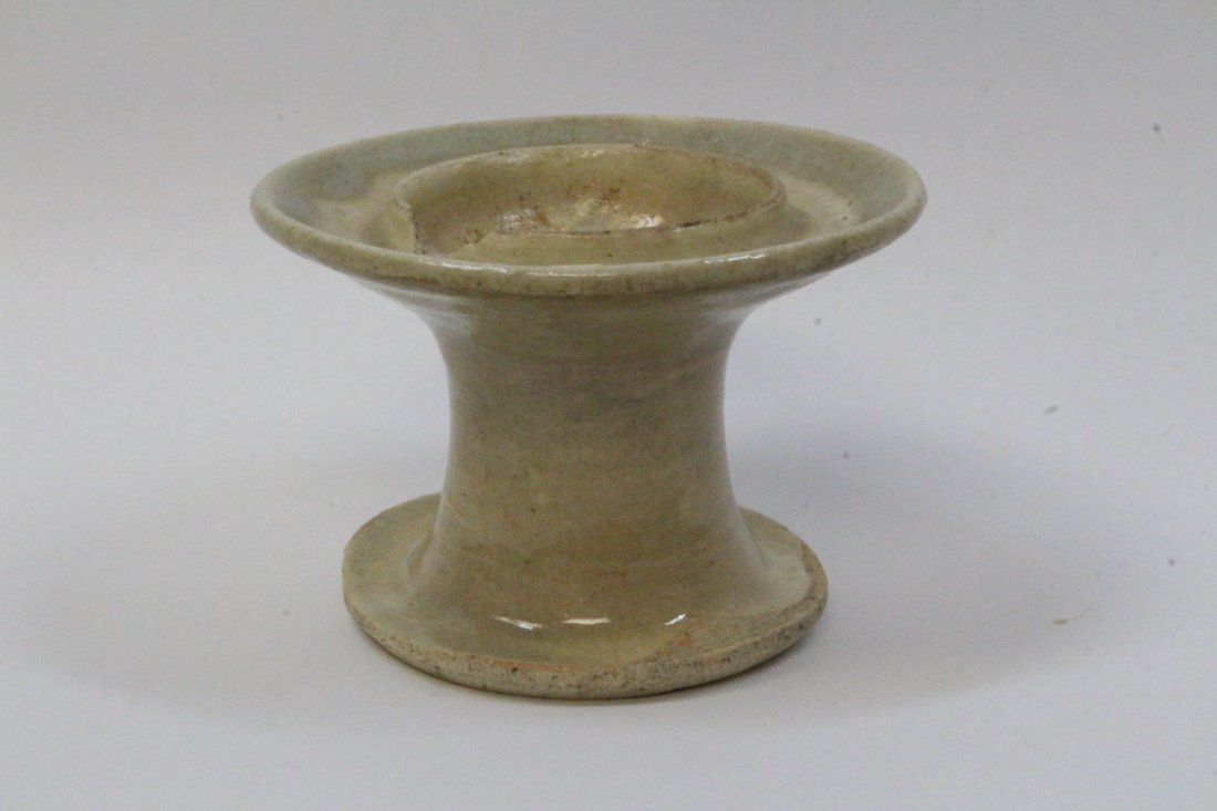 Chinese antique light celadon oil lamp (1 of 8)