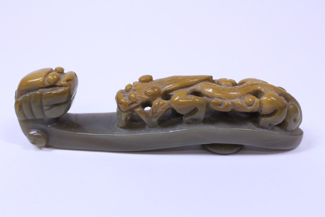 Chinese celadon jade carved dragon belt buckle (1 of 9)