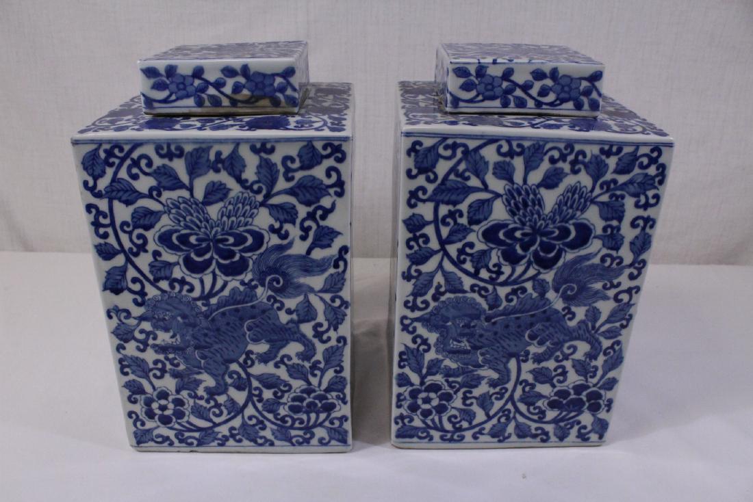 Pair Chinese b&w porcelain covered jar (1 of 10)