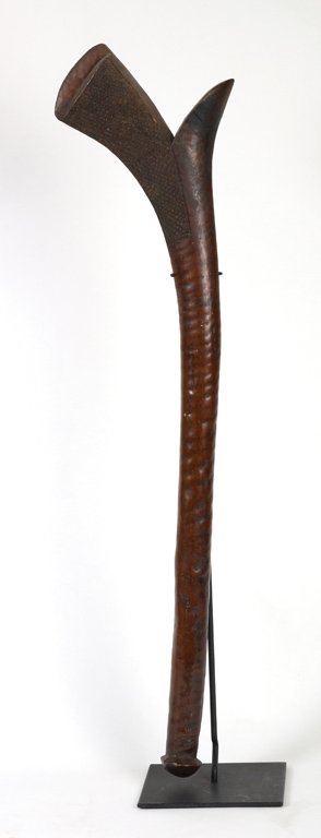 A carved timber Fijian Sali Club 94cm long Provena: A carved timber Fijian Sali Club 94cm long Provenance Caspian Gallery, Sydney.