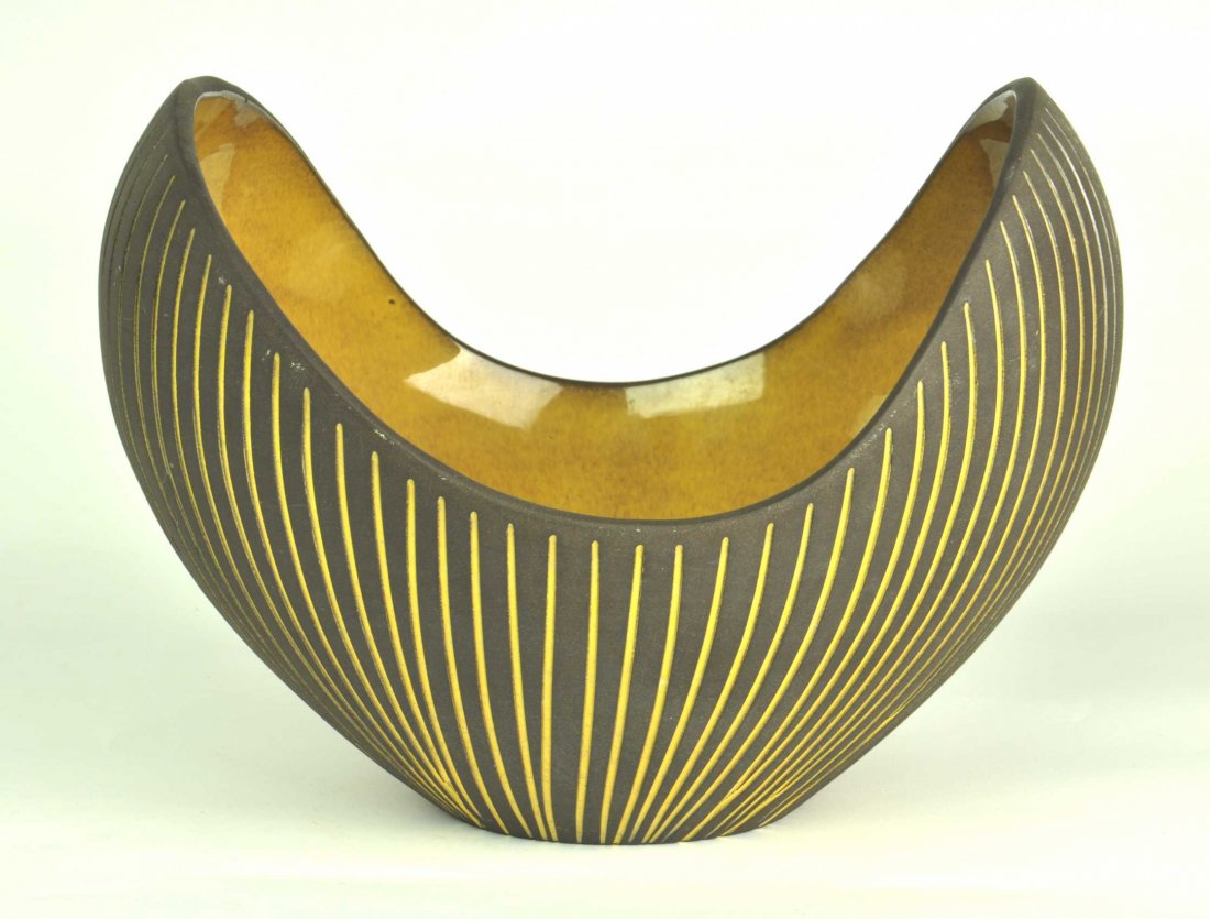 A Scandinavian Kokos bowl designed by Hjordis Oldfors, : A Scandinavian Kokos bowl designed by Hjordis Oldfors, circa 1950s Upsala Ekeby mark 17cm high