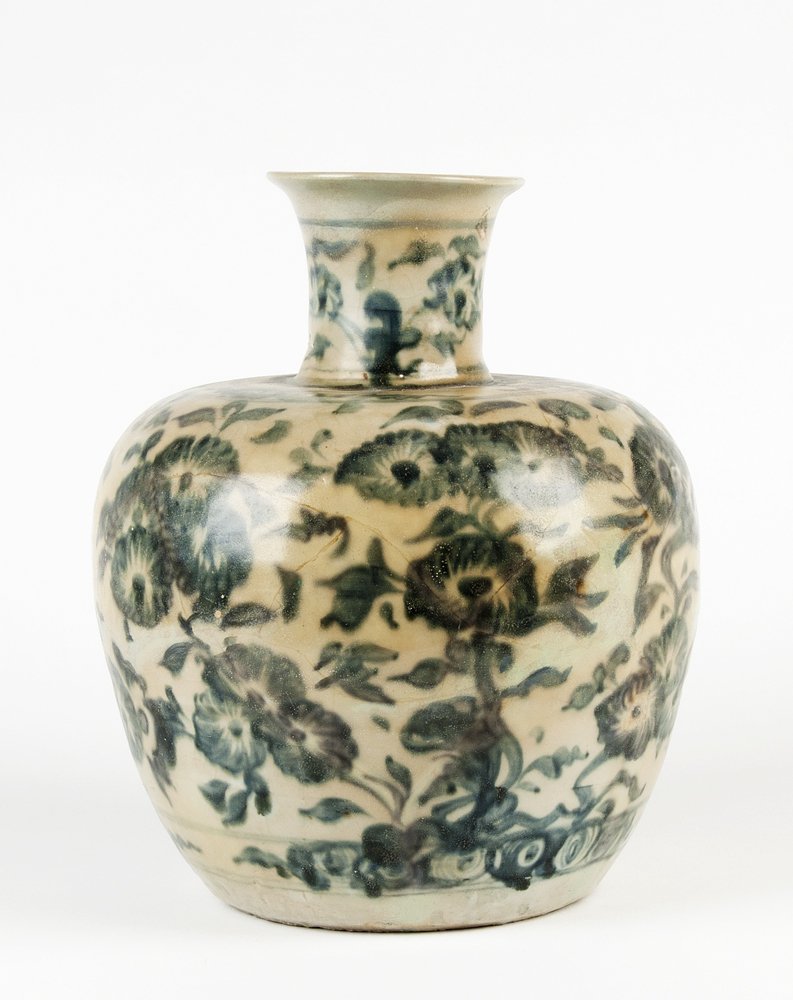 A Vietnamese blue and white squat ovoid vase, 16th/17th: A Vietnamese blue and white squat ovoid vase, 16th/17th Century; 29cm high