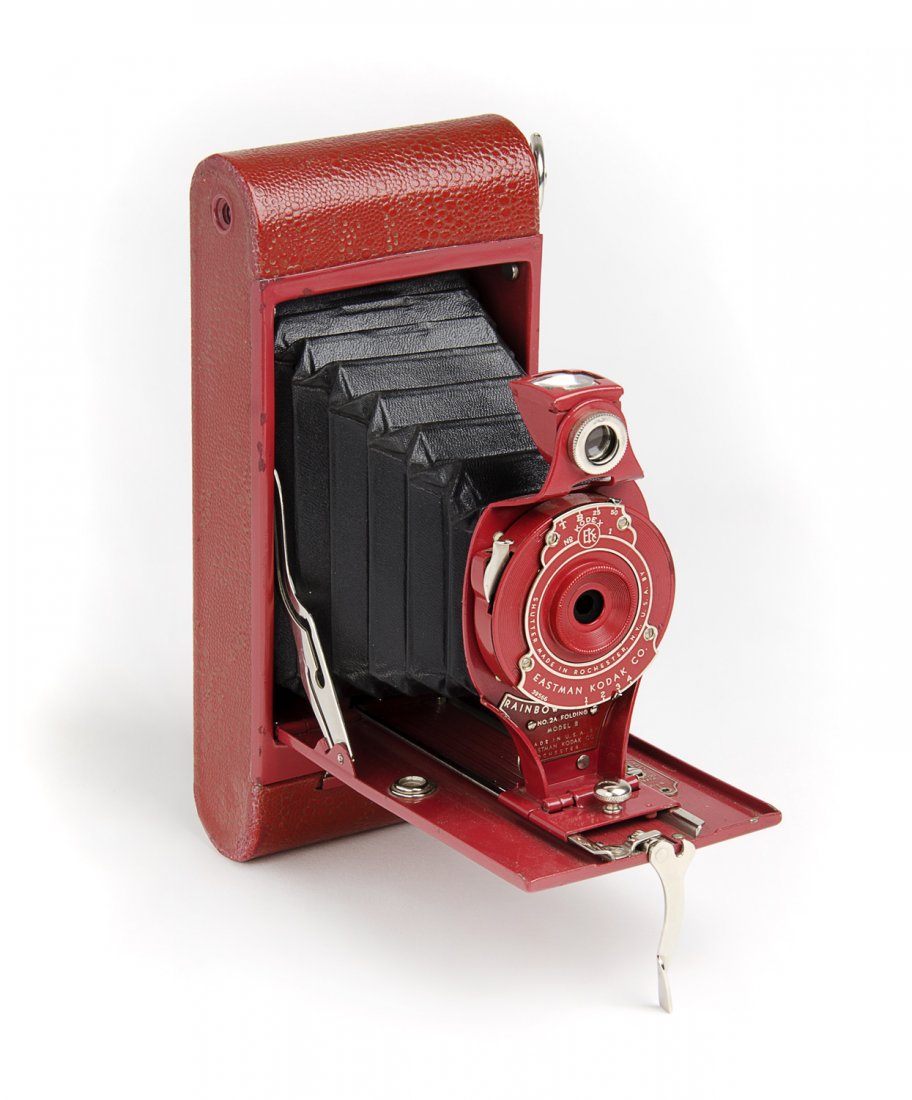 KODAK: Folding Rainbow Hawk-Eye No.2A, Model B,: KODAK: Folding Rainbow Hawk-Eye No.2A, Model B, c1930-33, in bright rose-red, with black bellows.