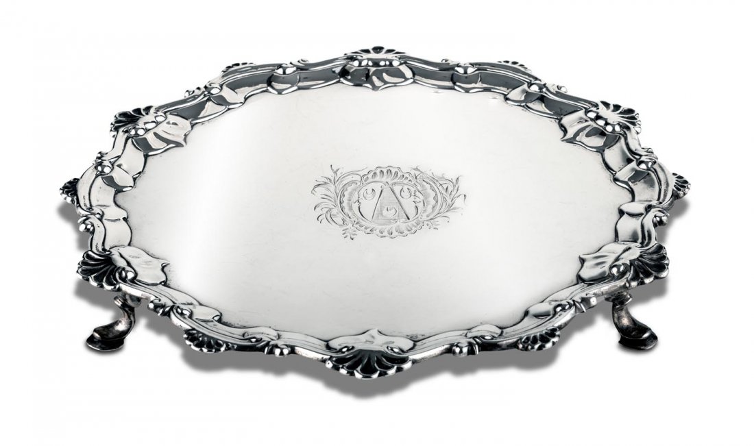 A George III sterling silver circular salver by Thomas (1 of 1)