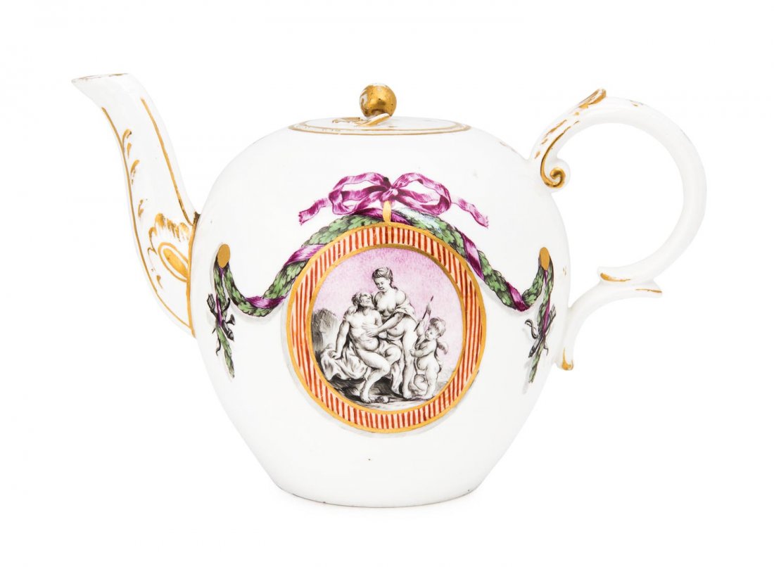 A Hochst porcelain teapot, German, circa 1770 (1 of 1)