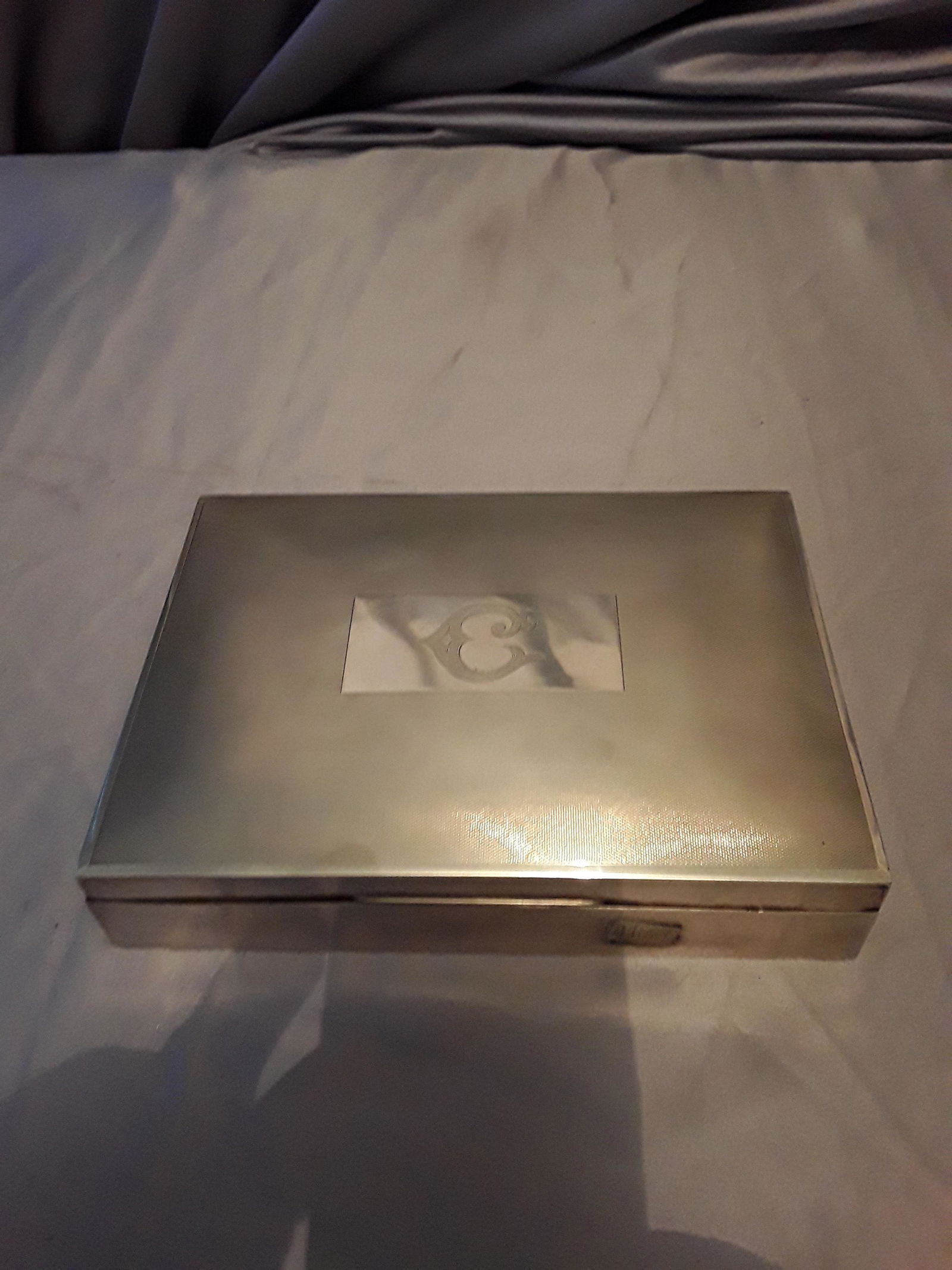 English  sterling silver cigarette box (1 of 6)