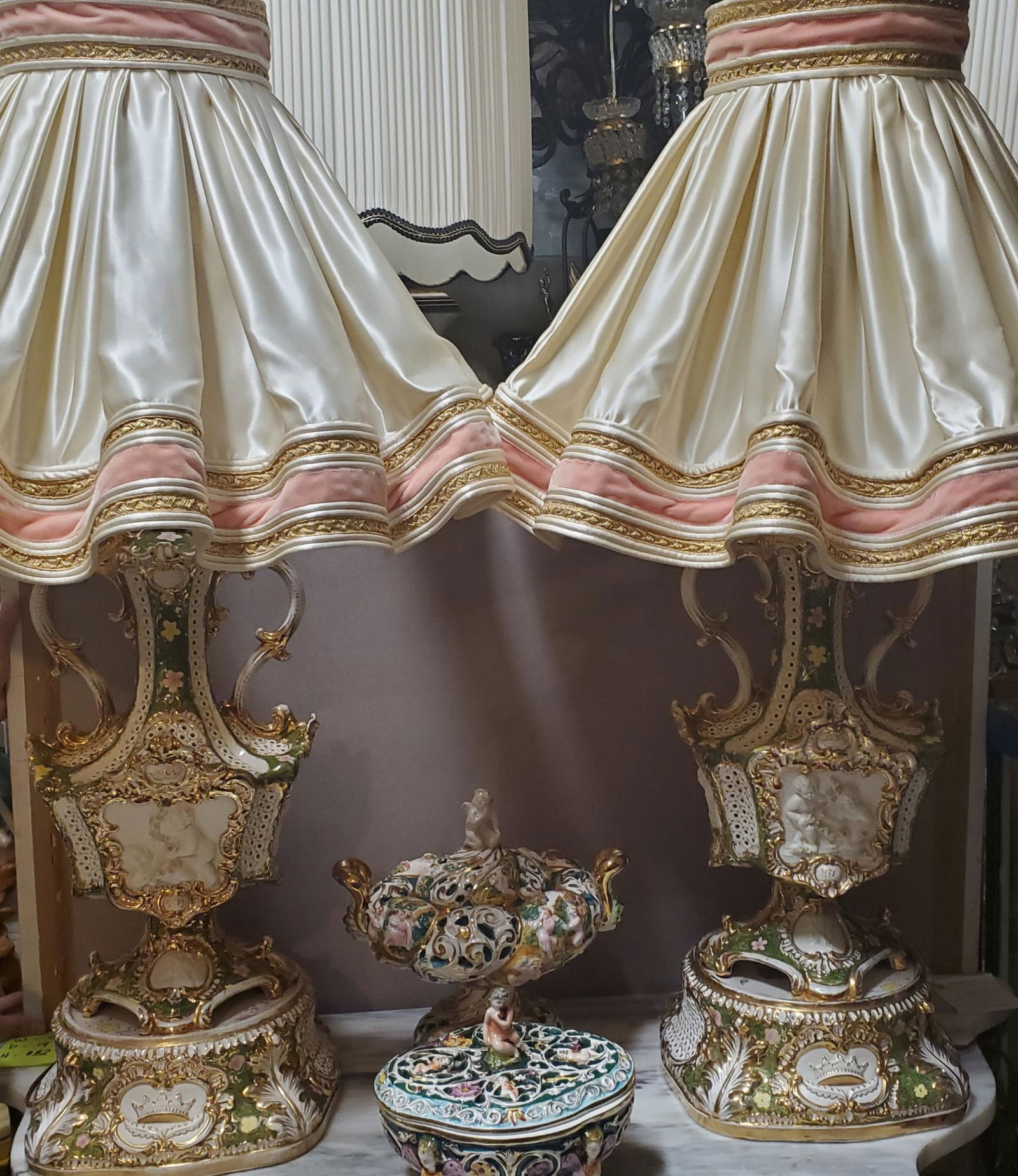 Pair of lamps (1 of 4)