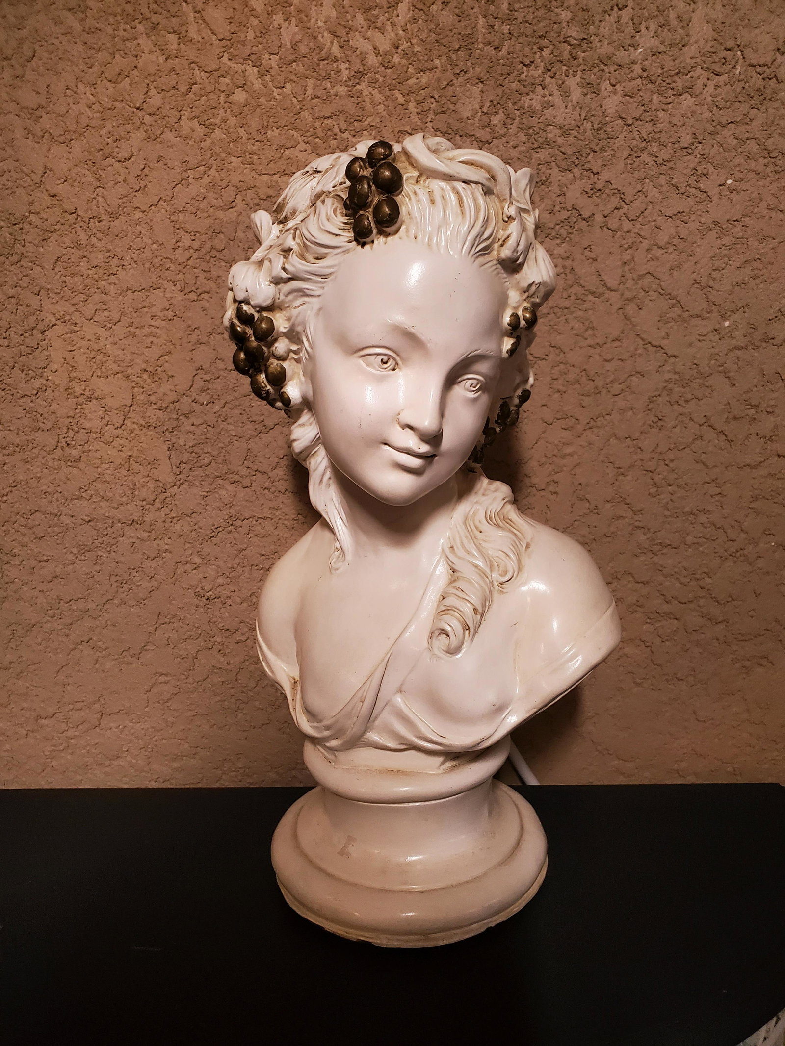 French bust signed (1 of 4)