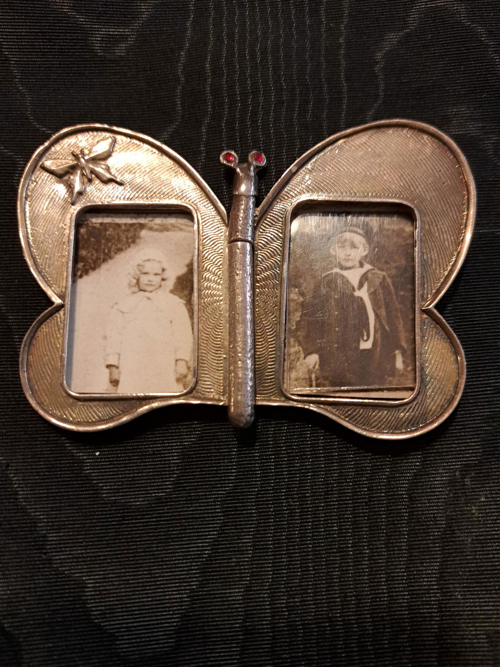 Art Nouveau double photo frame (1 of 4)