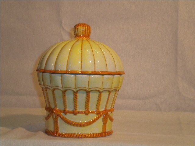 Pottery biscuit case