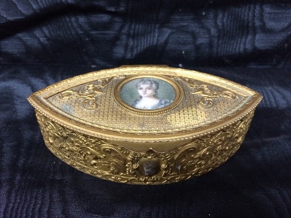 Portrait miniature box (1 of 6)