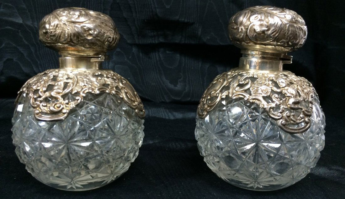 Pair of silver perfume holder (1 of 4)