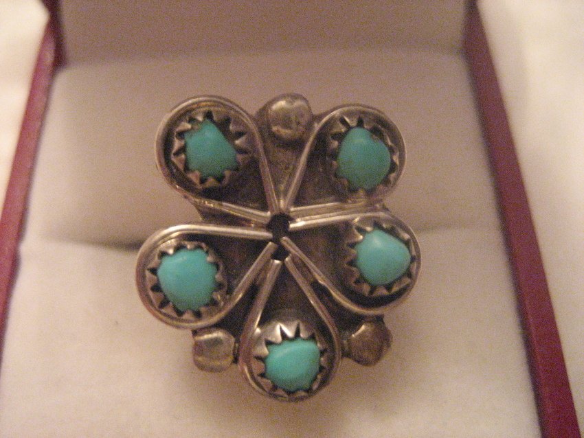 Navajo Sterling Needlepoint Ring: A shamrock of beautiful man-made turquoise. Size 2.5, weighs 3.2 grams.