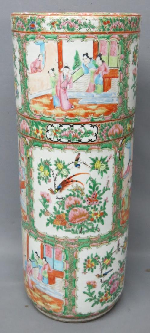 CHINESE ROSE MEDALLION UMBRELLA STAND (1 of 5)