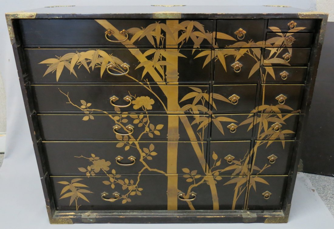 LATE 19TH C. JAPANESE LAQUER YO-DANSU CHEST (1 of 4)