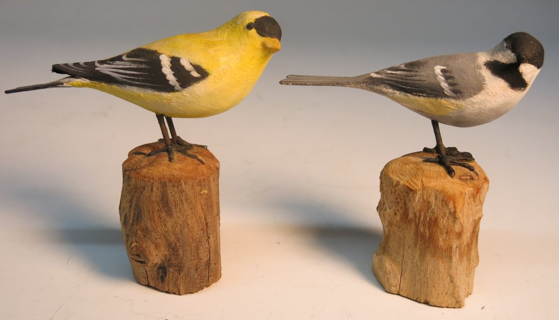TWO SIGNED PETER PELTZ CARVED BIRDS (1 of 2)