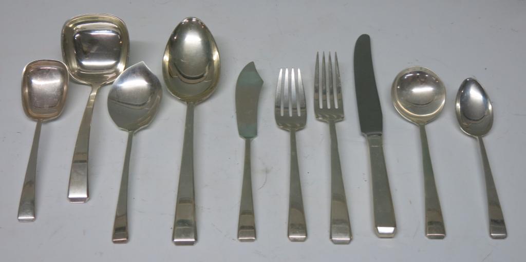TOWLE STERLING SILVER FLATWARE SERVICE FOR EIGHT (1 of 3)