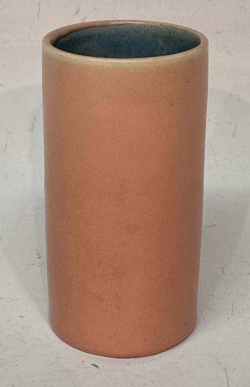 HAMPSHIRE POTTERY CYLINDER VASE - LIGHT ROSE COLOR (1 of 3)