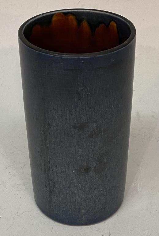 BLUE HAMPSHIRE POTTERY CYLINDER VASE (1 of 3)