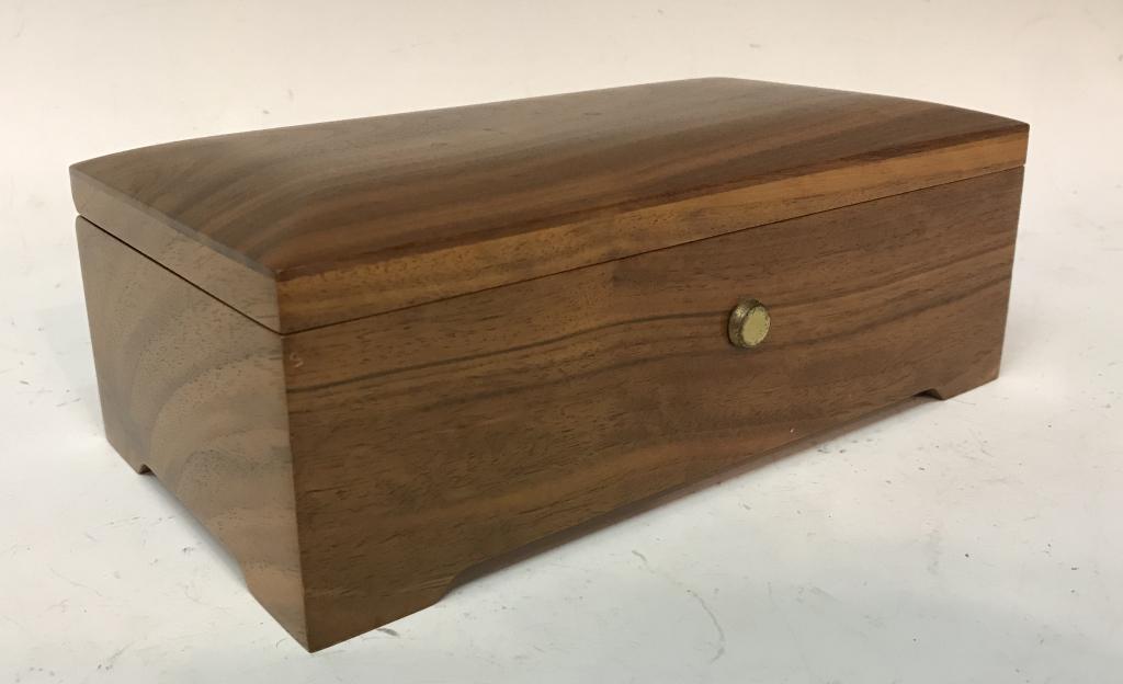 SMALL SWISS WALNUT CASED MUSIC BOX BY REUGE (1 of 5)