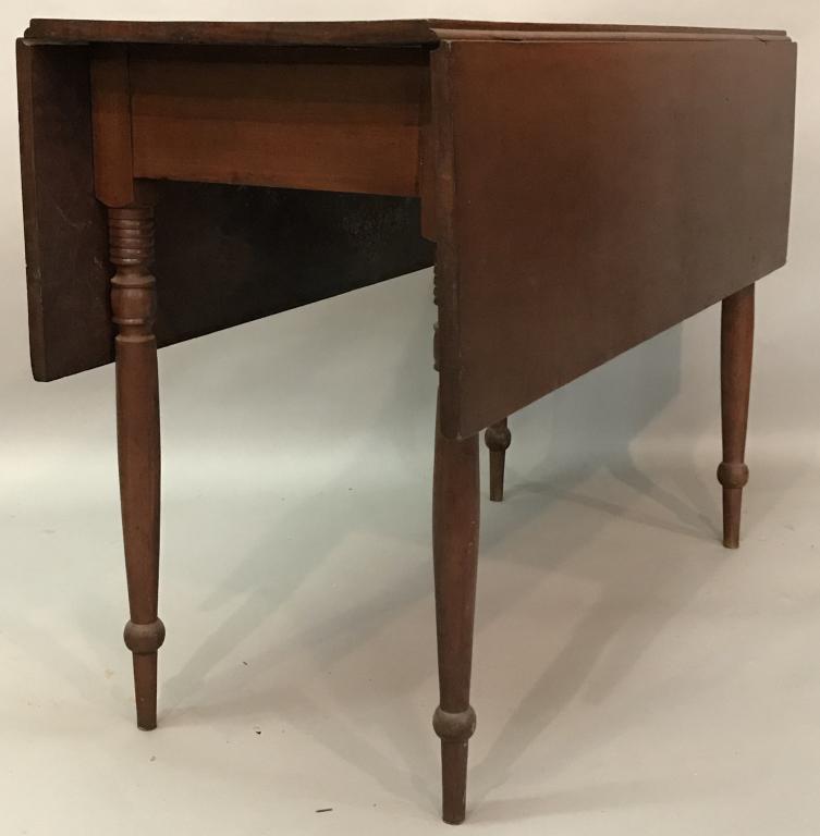 CHERRY DROP LEAF TABLE  WITH TURNED LEGS (1 of 3)