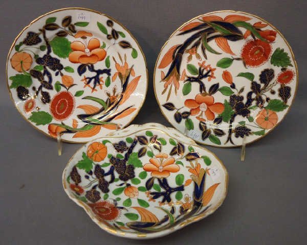 THREE PCS. GAUDY WELSH IRONSTONE: PAIR 8 ' GAUDY WELSH IRONSTONE PLATES AND A SIMILAR 7" SHAPED SERVING BOWL