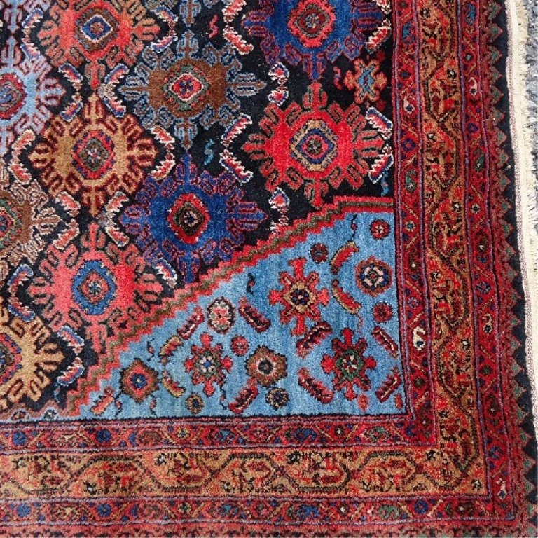 FINE OLD PERSIAN AREA RUG: 5' X 6' 9"