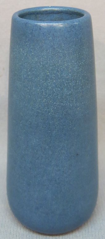 MATTE BLUE GLAZE MARBLEHEAD POTTERY VASE: 4 3/4" TALL