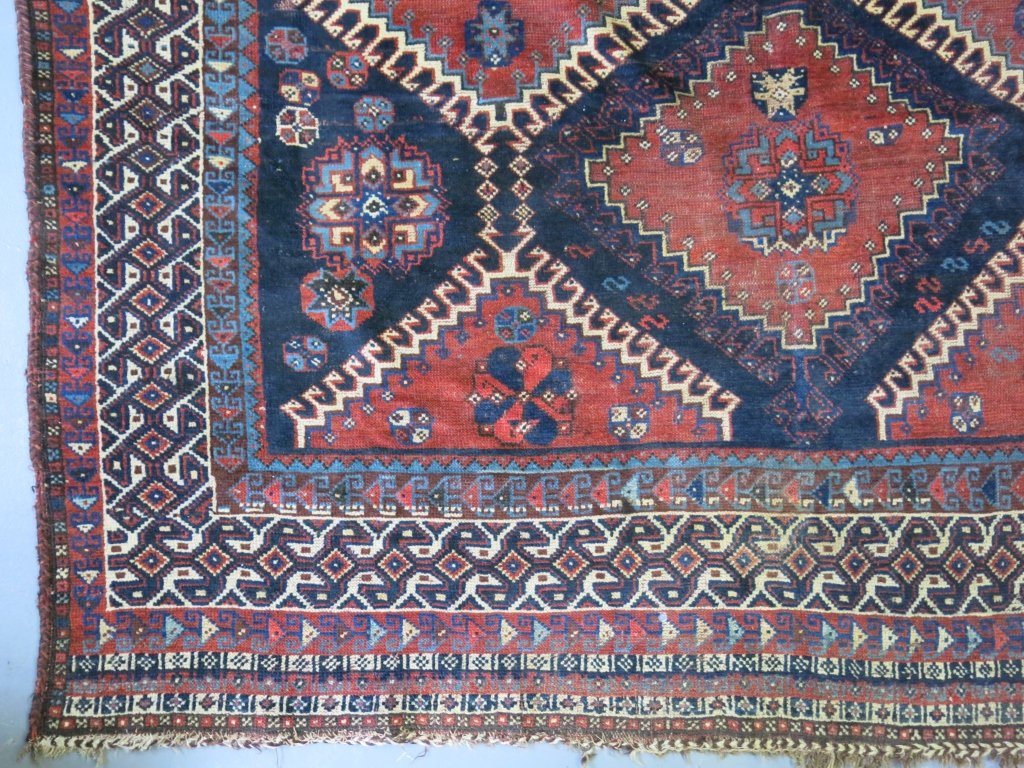 AFSHARI AREA RUG: 9' 10" X 5' 7"