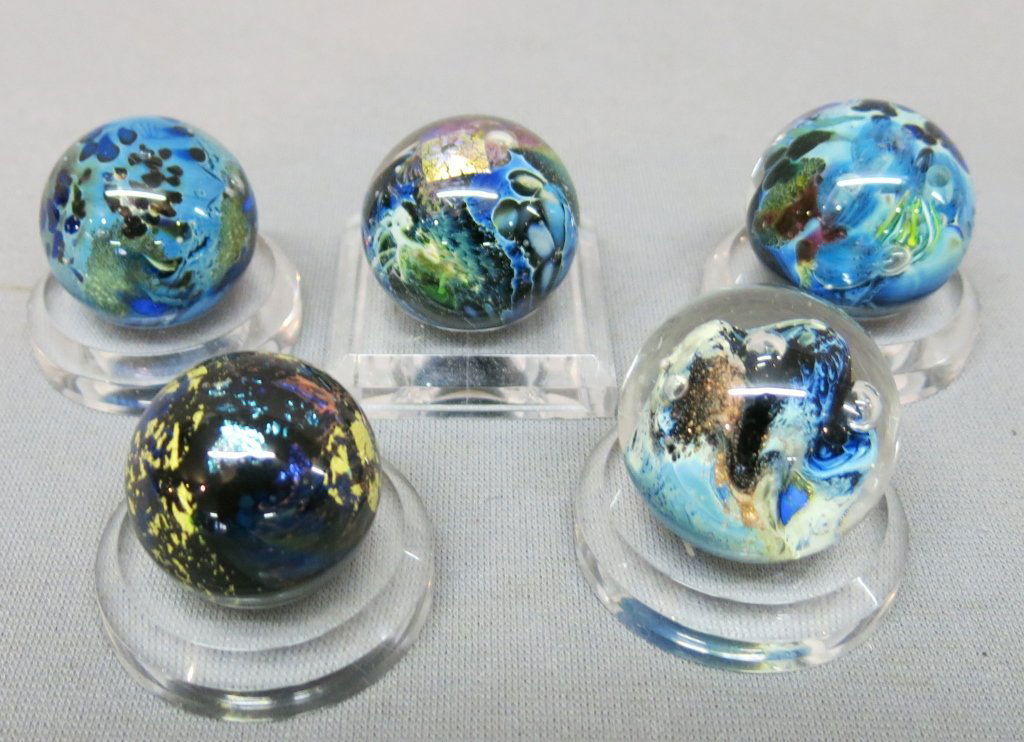 FIVE ART GLASS 'INHABITED PLANETS' BY JOSH SIMPSON: 1 1/2" DIA.