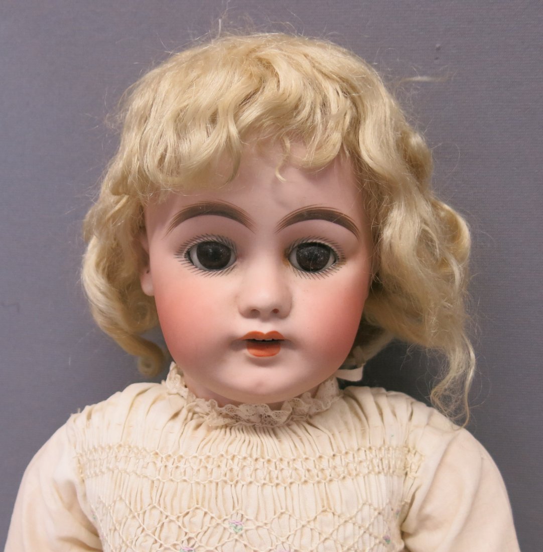 SIMON & HALBIG #1009 BISQUE SOCKET HEAD DOLL (1 of 3)