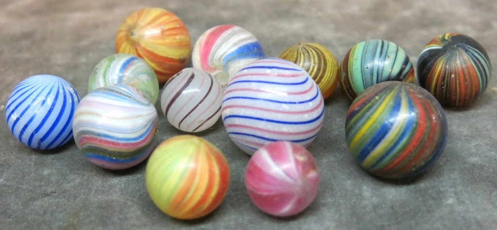 LOT OF 13 VARIOUS SMALL ONION SKIN MARBLES (1 of 2)